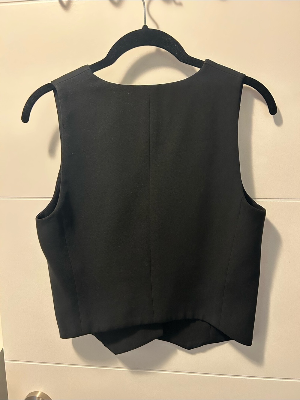 Babaton Black Tailored Sleeveless Vest - Picture 5 of 7